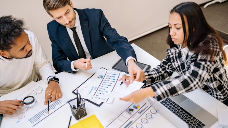 Création d&rsquo;entreprise à Genève : démarches, coûts et conseils utiles